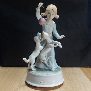 Vintage Summit Collection Rotating Porcelain Music Box "Try to Remember" - 1992